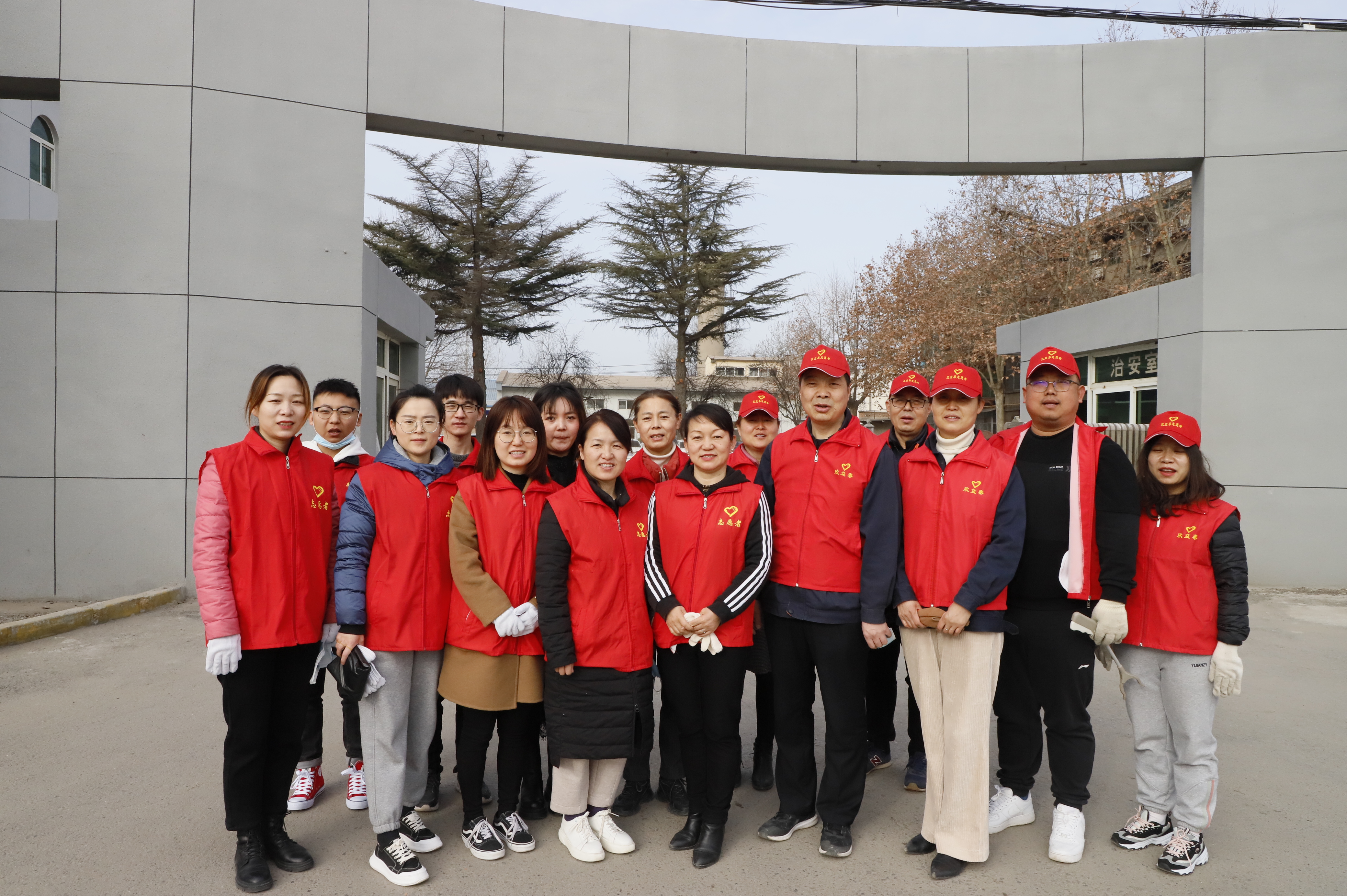 物産集團：弘揚“雷鋒精神”  助力創文提升